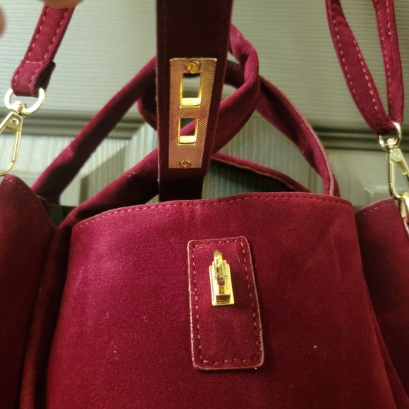Deep Red Shoulder Bag - Picture 4 of 6